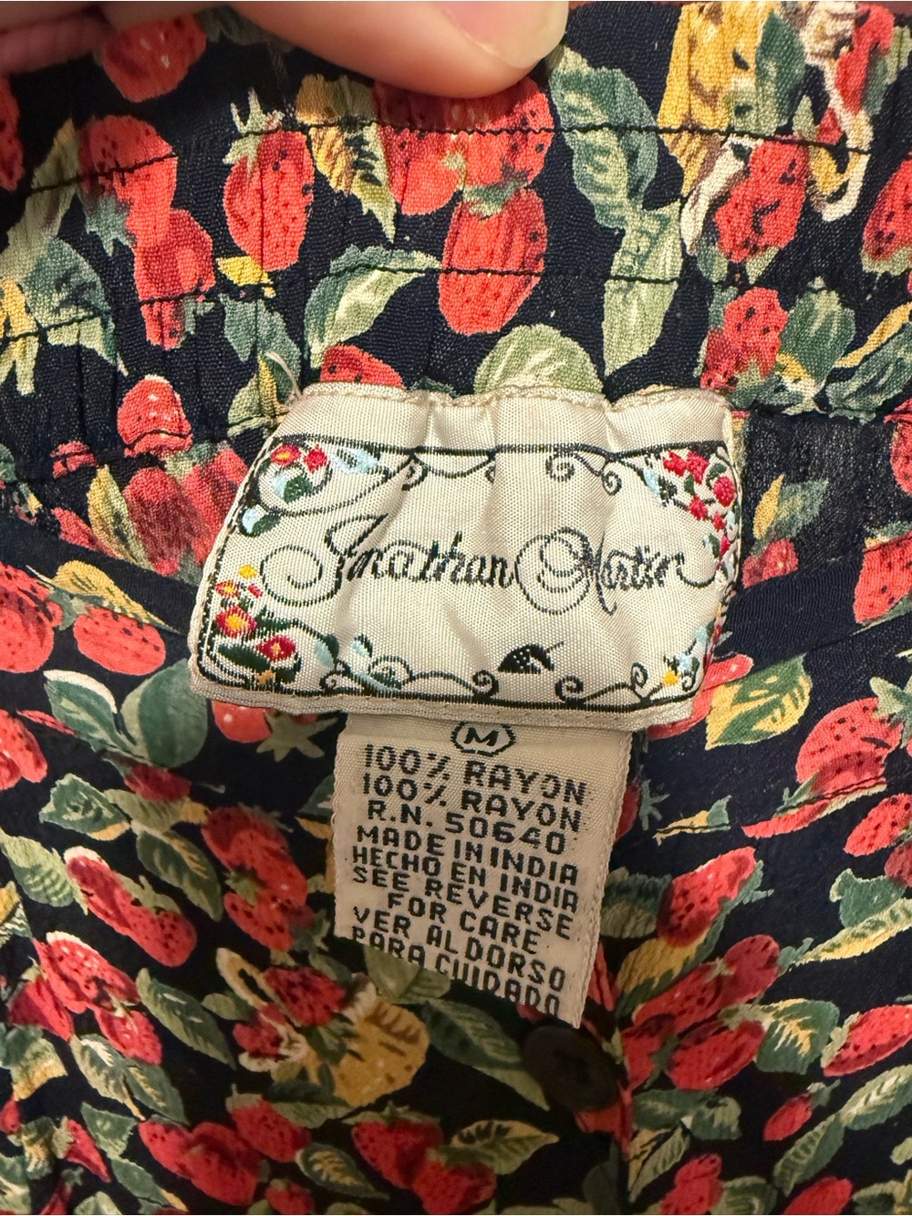 100% Rayon Vintage 90s Jonathan Martin Strawberry Print - Picture 3 of 4